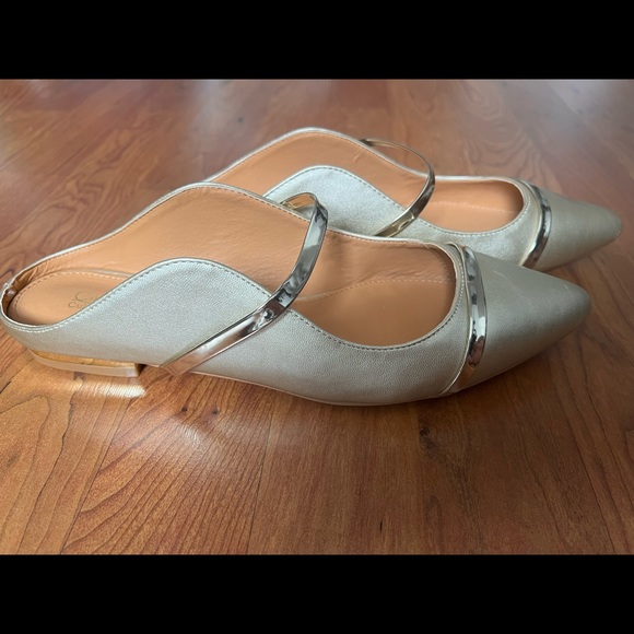 NWOT Catherine Malandrino Gold Turner Flats, Size 8.5 - Picture 2 of 7